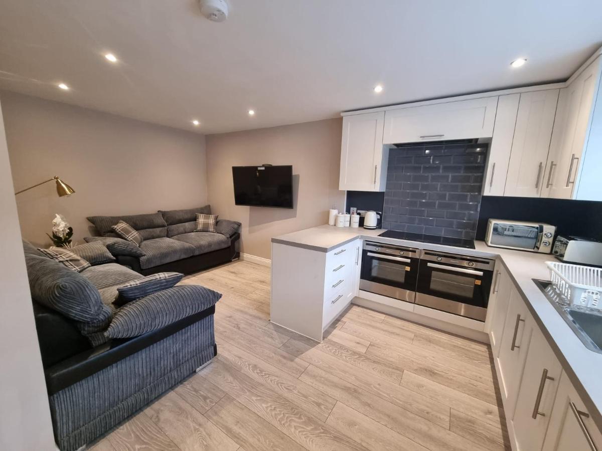 6 Dbl Bed, Central Huddersfield House Inc Parking Extérieur photo