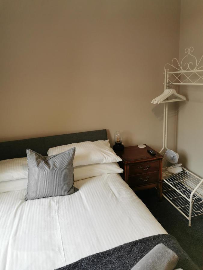 6 Dbl Bed, Central Huddersfield House Inc Parking Extérieur photo