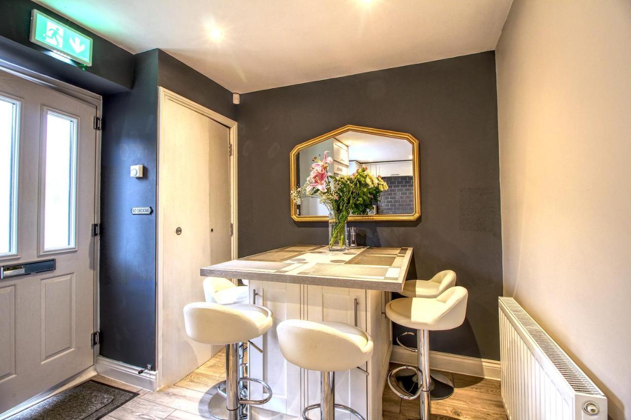 6 Dbl Bed, Central Huddersfield House Inc Parking Extérieur photo